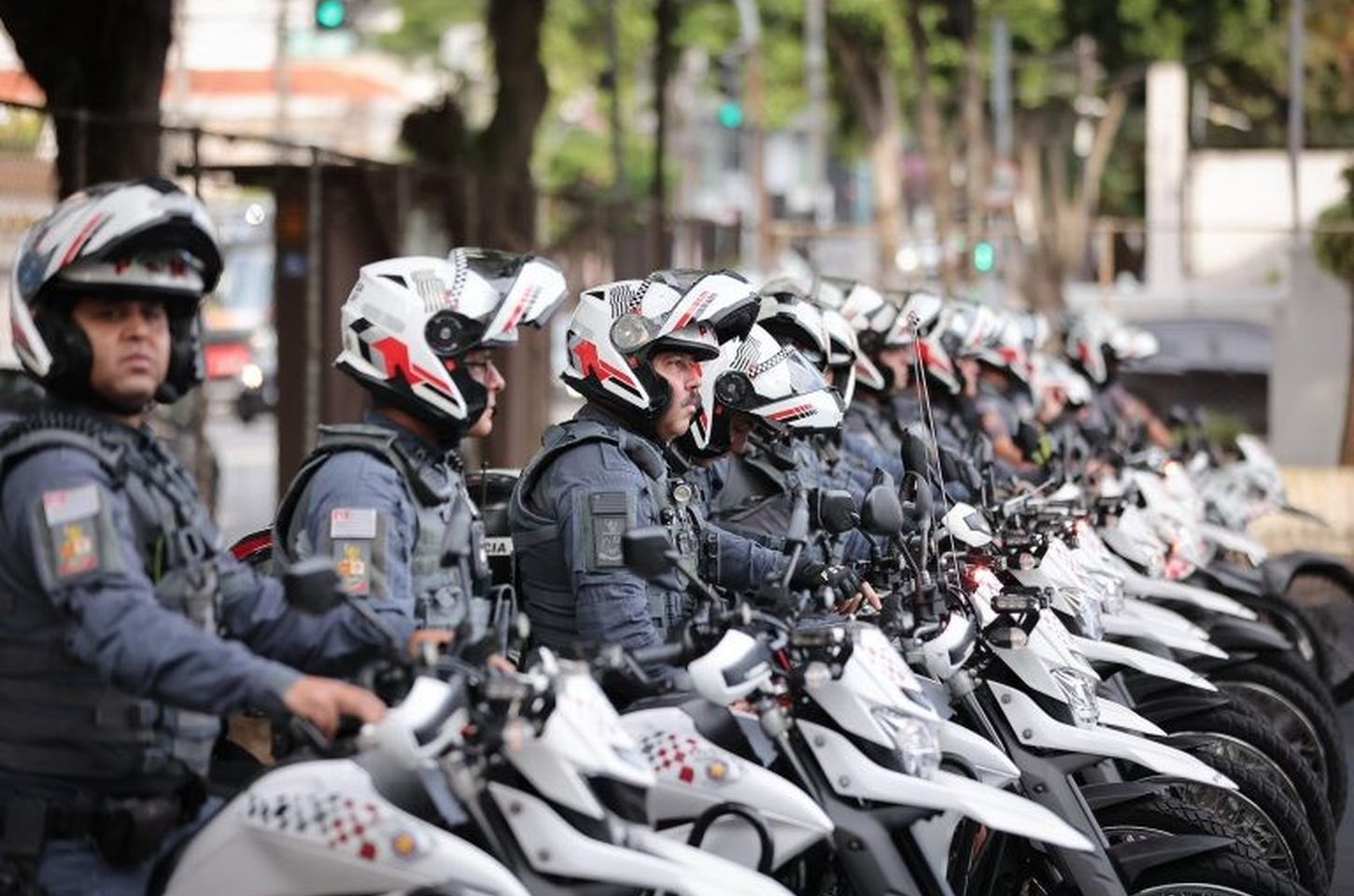 PM de São Paulo reforça segurança com tecnologia e policiais femininas no Carnaval