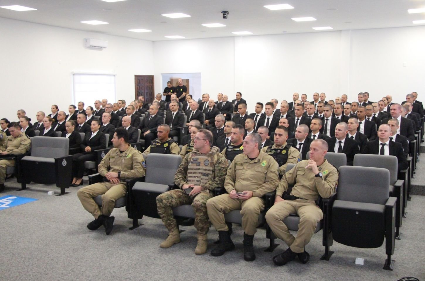 PMPR recebe 96 novos cadetes para formação de oficiais em Curitiba