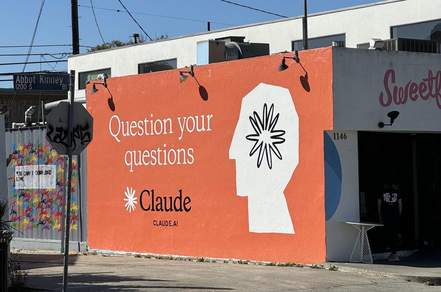 Polêmica com Pentágono impulsiona chatbot Claude no topo das lojas de apps
