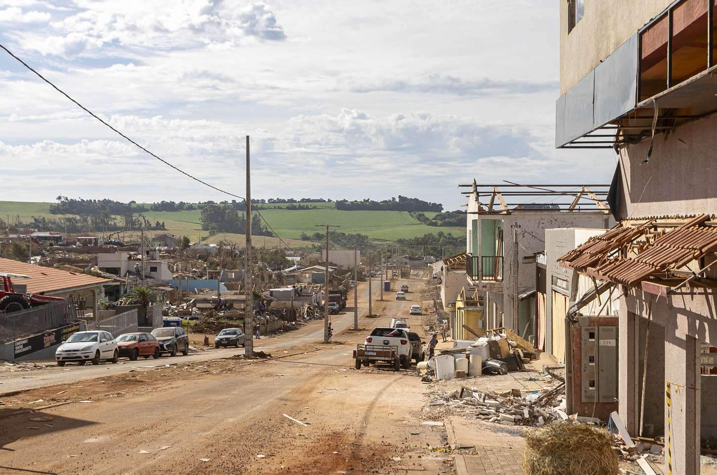 Policia alerta para golpes em doações a vítimas de tornado no Paraná