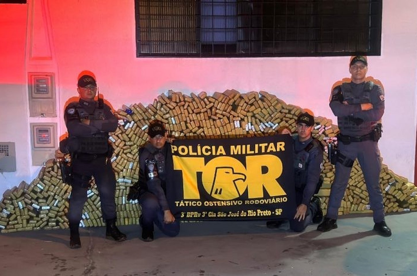 Polícia apreende mais de uma tonelada de maconha no interior de São Paulo