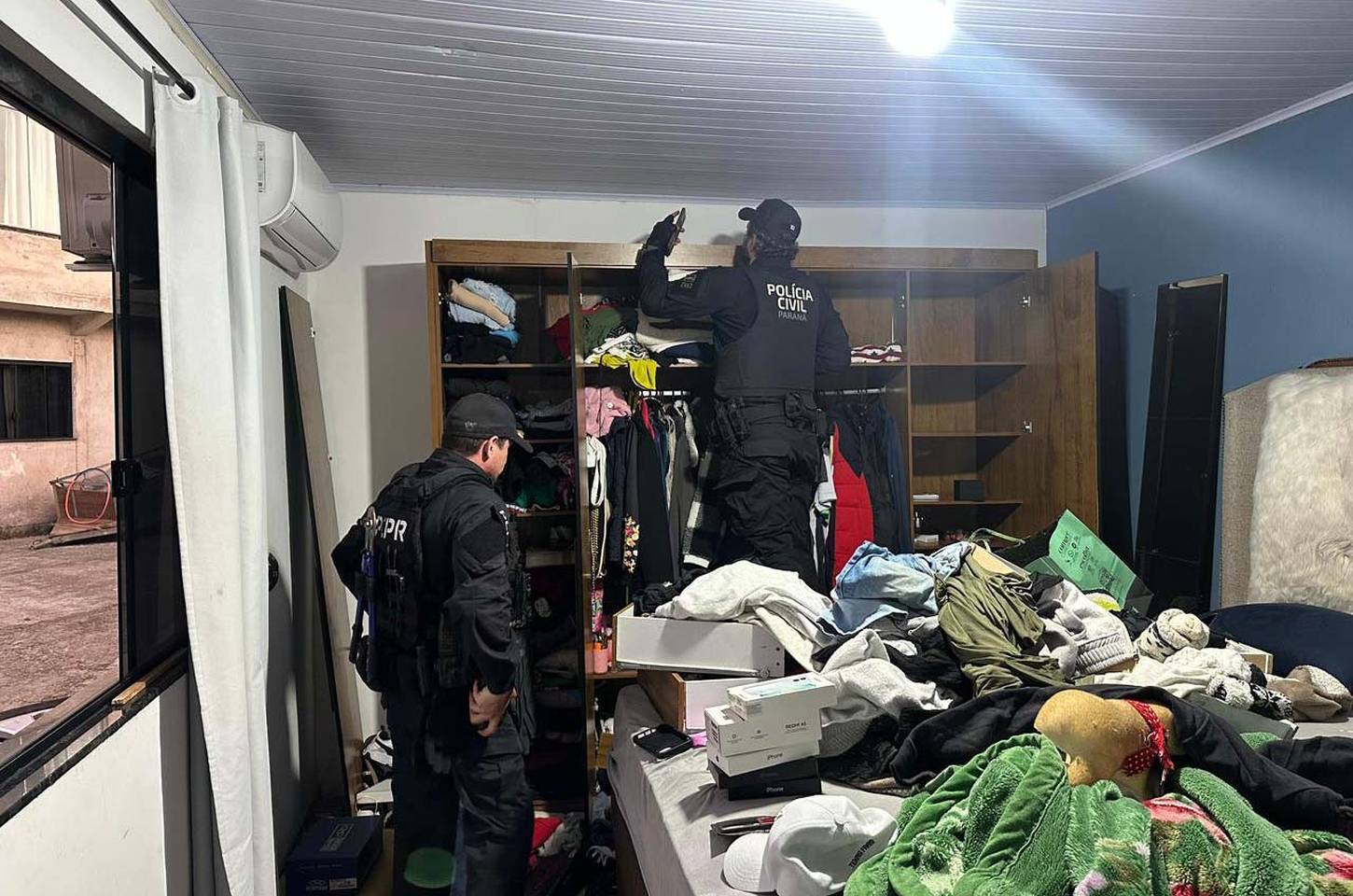 Polícia Civil cumpre 18 mandados contra quadrilha de roubo de cargas no Paraná