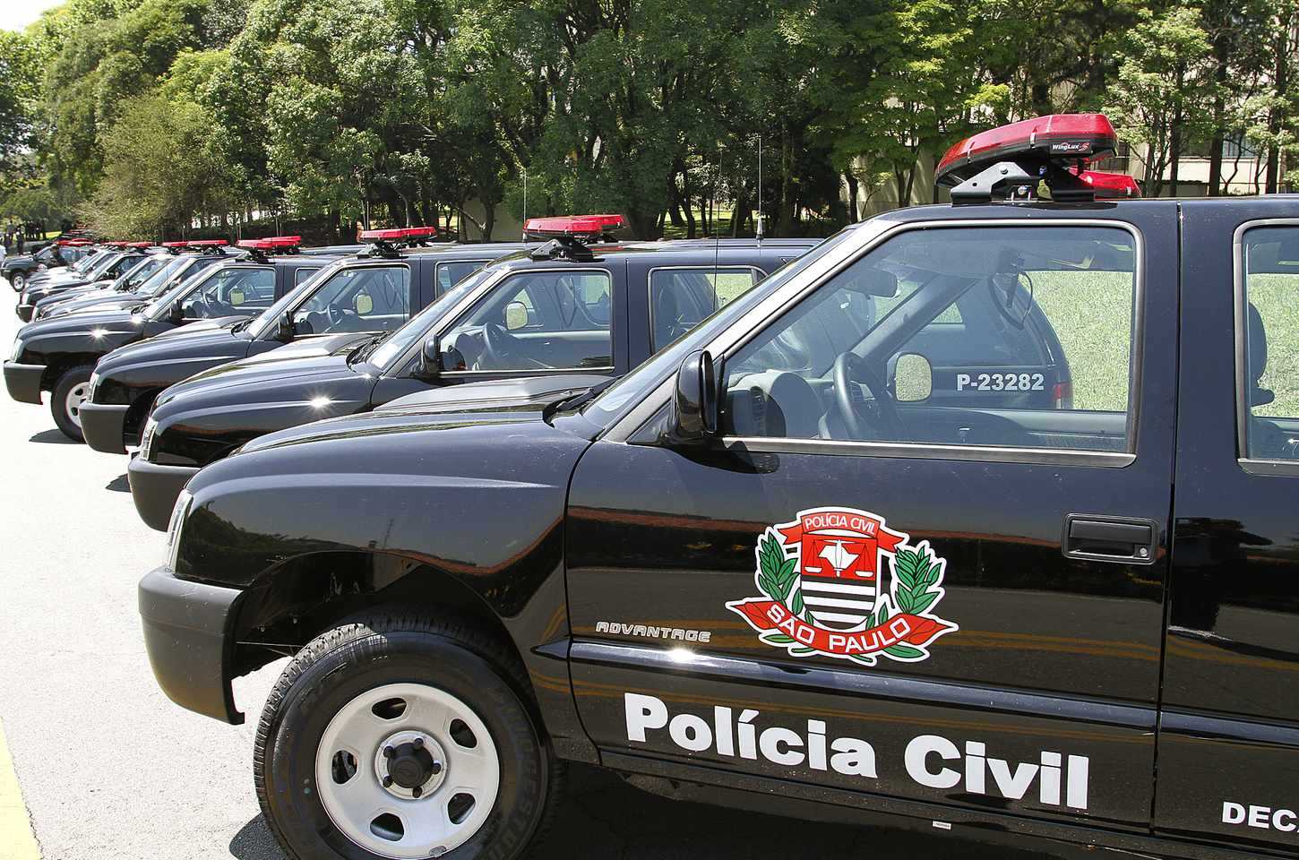 Polícia civil cumpre mandados contra o PCC em São Paulo