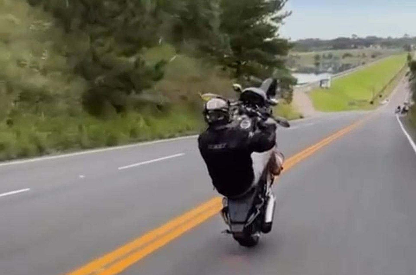 Polícia civil do Paraná cumpre mandados contra manobras ilegais de moto