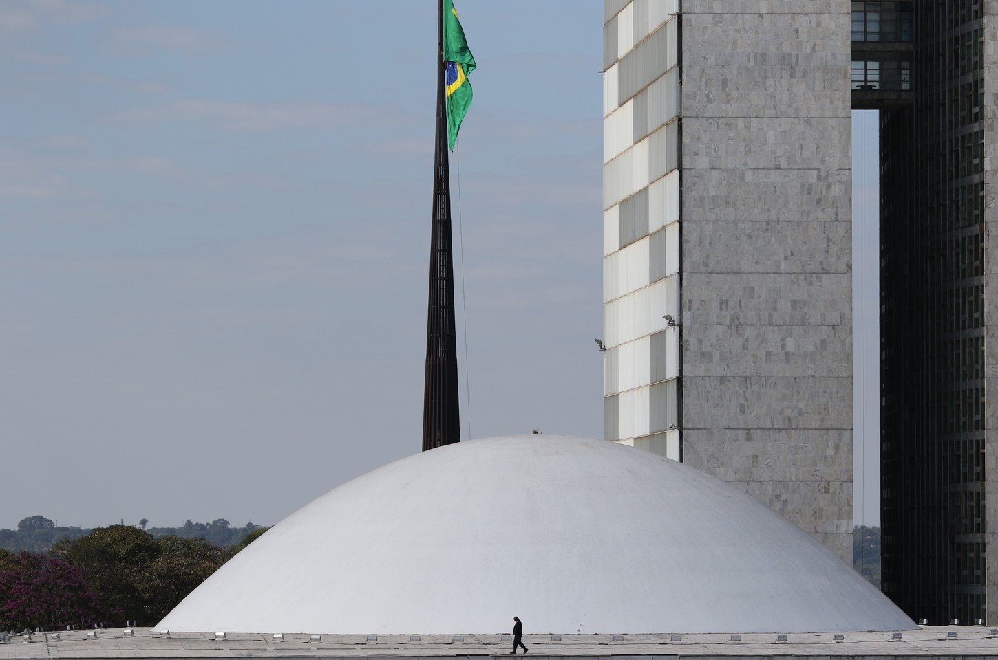 Polícia legislativa cumpre condução coercitiva de ex-coordenador do INSS