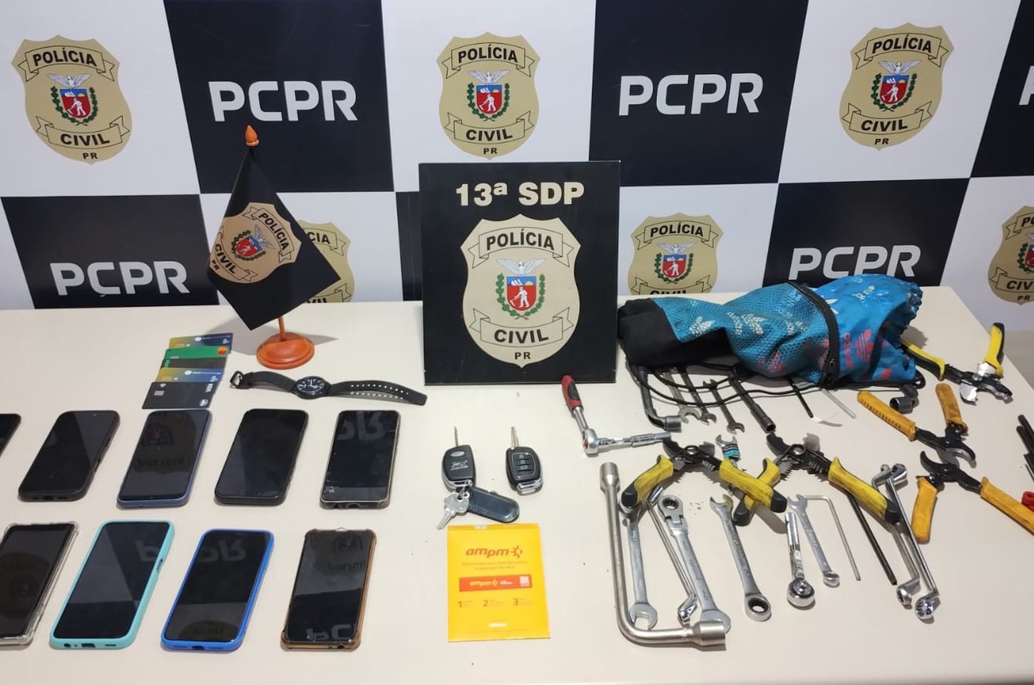 Polícia prende sete por furto de módulos eletrônicos de caminhões no Paraná