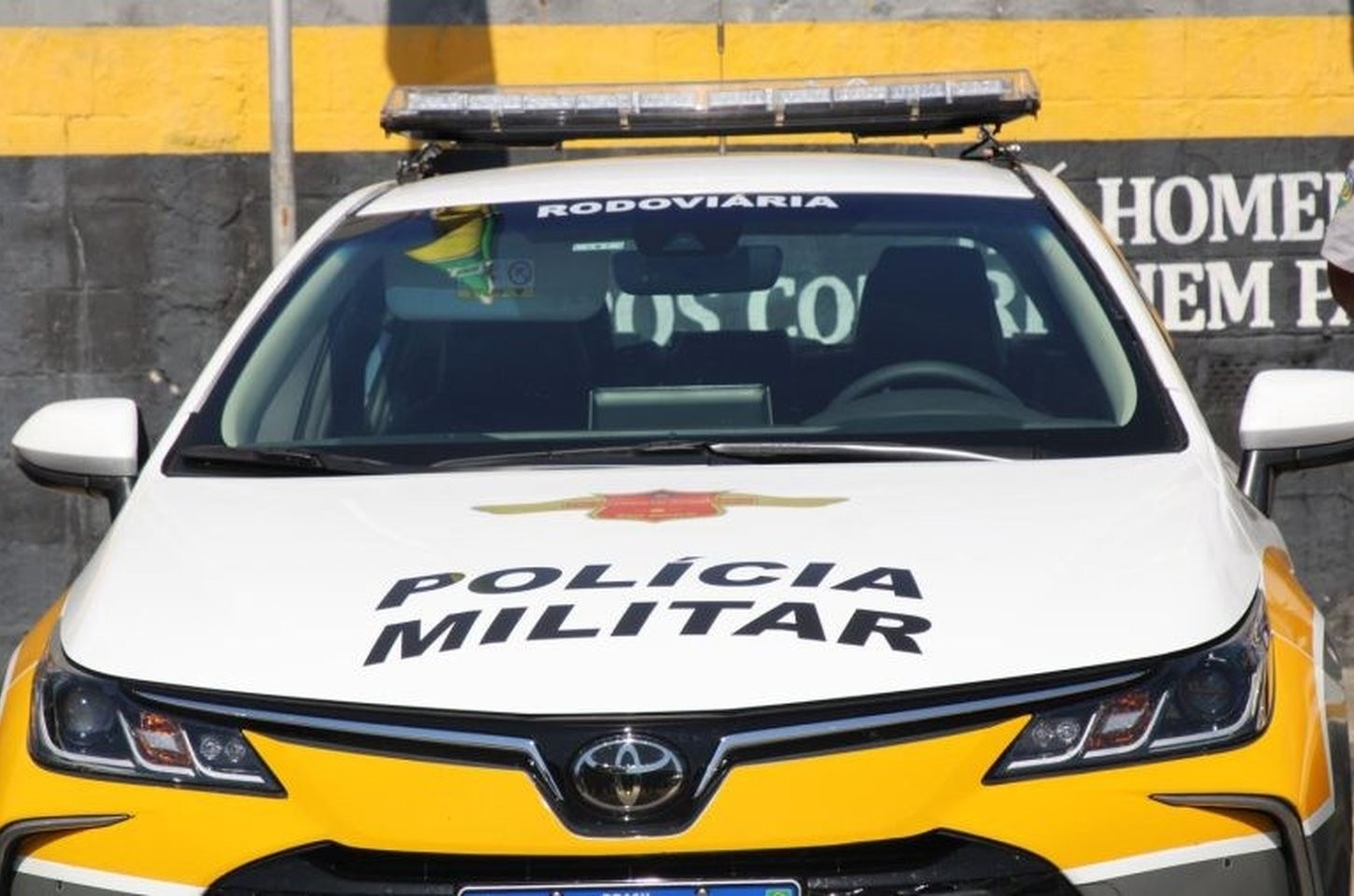 Policiais apreendem 177 quilos de cocaína em caminhão na Castello Branco
