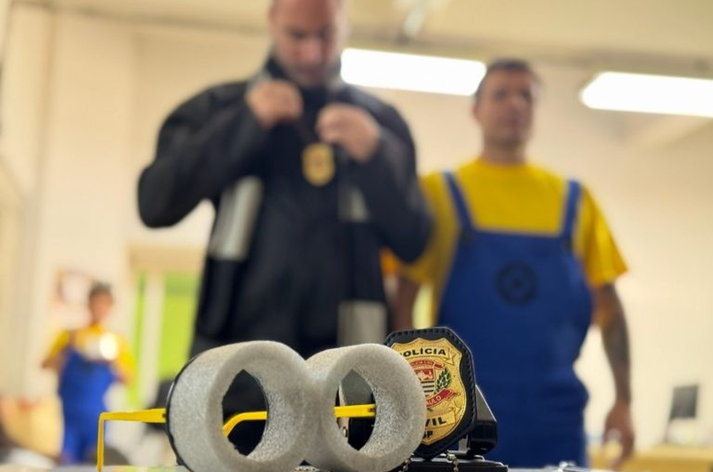 Policiais de SP usam fantasias de Minions para prender suspeitos no Carnaval