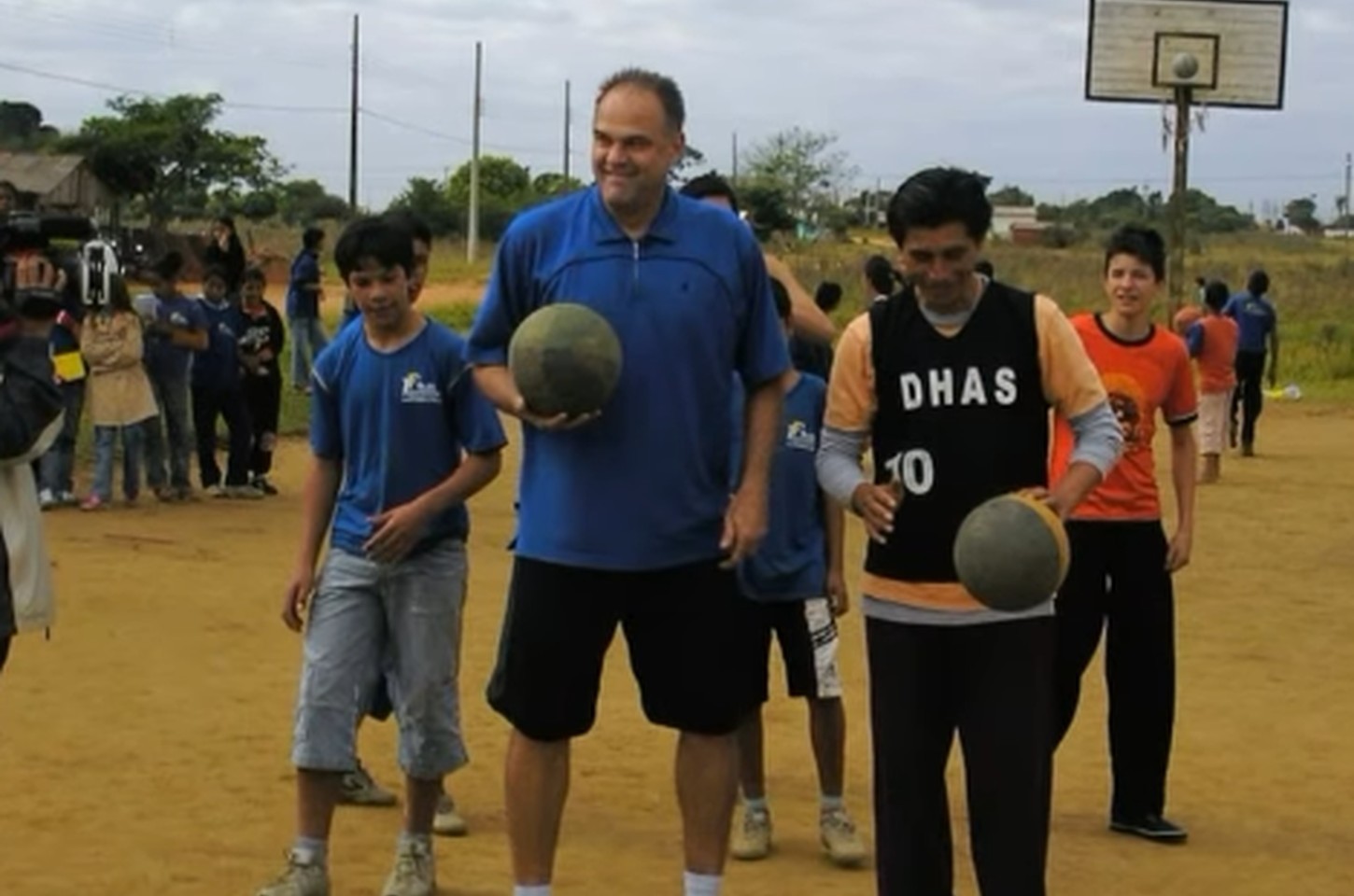 Porãbask conquista título inédito em dia de luto por Oscar Schmidt