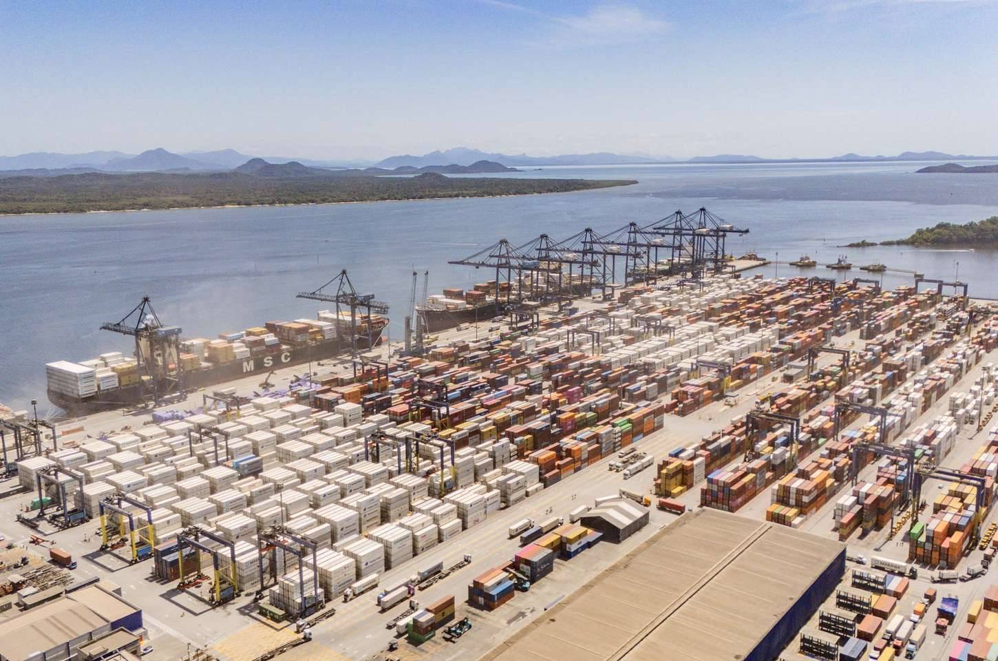 Portos do Paraná regularizam 100% das áreas e investem R$ 5,1 bilhões