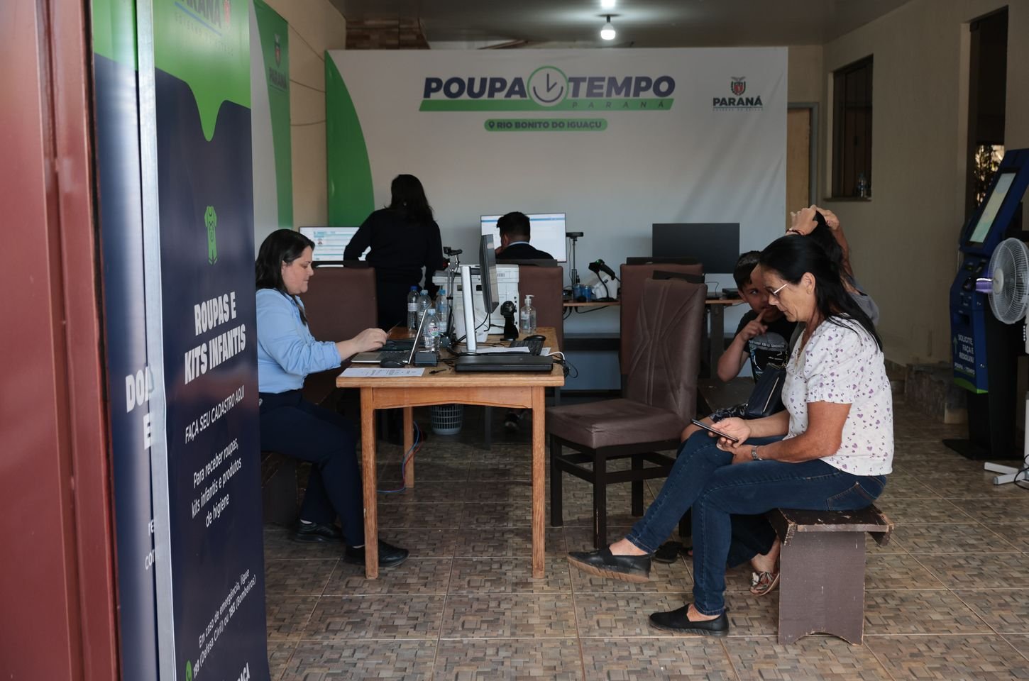 Poupatempo Paraná atende 114 pessoas em Rio Bonito do Iguaçu após tornado