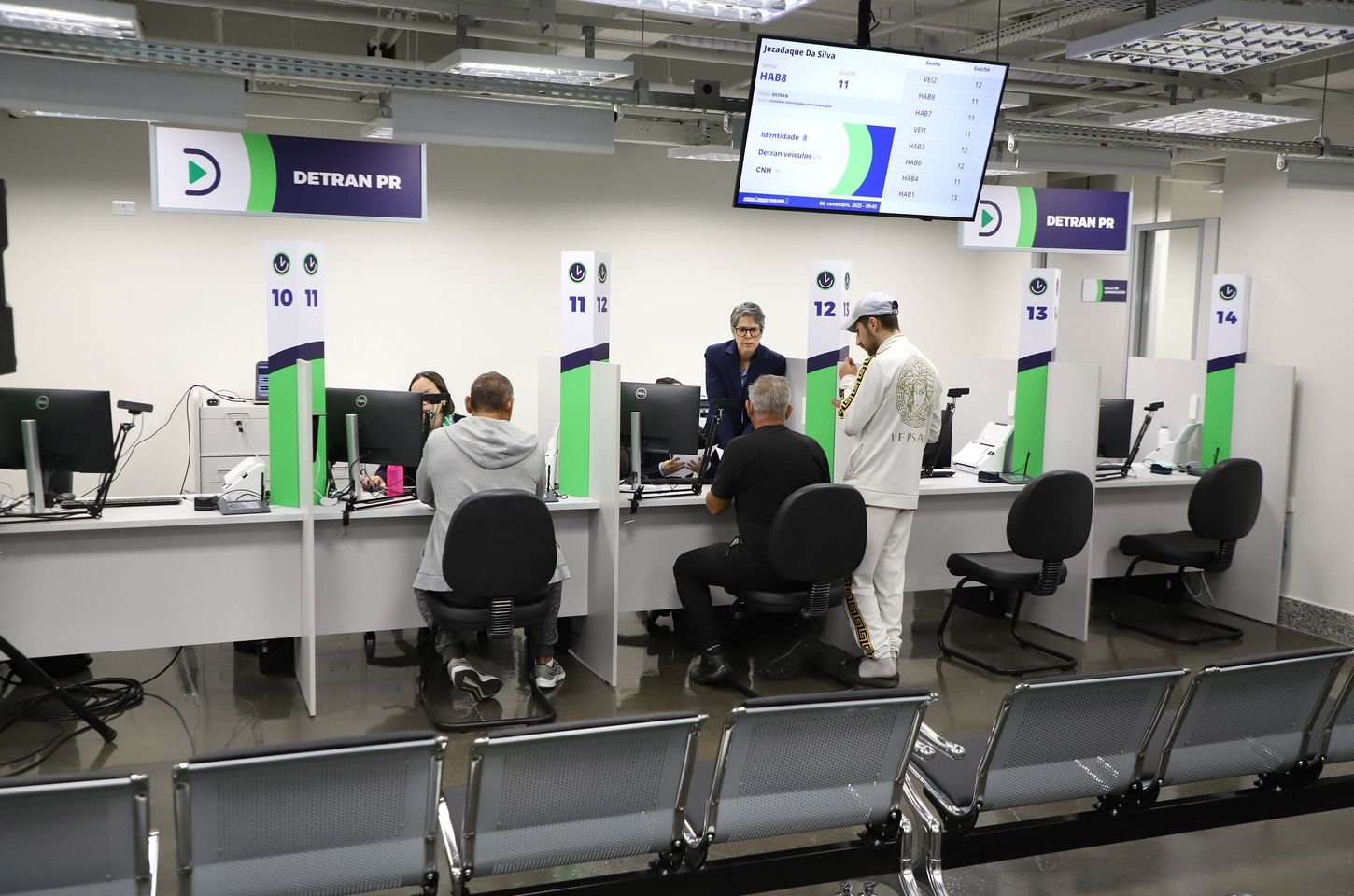 Poupatempo Paraná já soma 1,6 milhão de atendimentos em 20 unidades