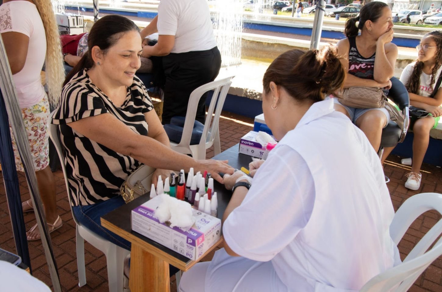 Praça do 28 recebe evento 'Mulheres que Movimentam' em Apucarana