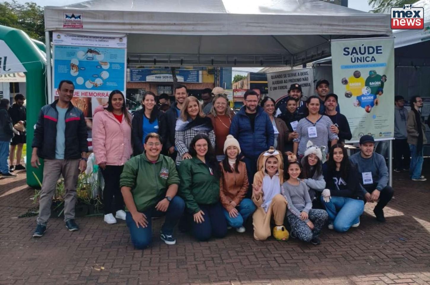 Praça vira palco de cidadania e cuidado com idosos