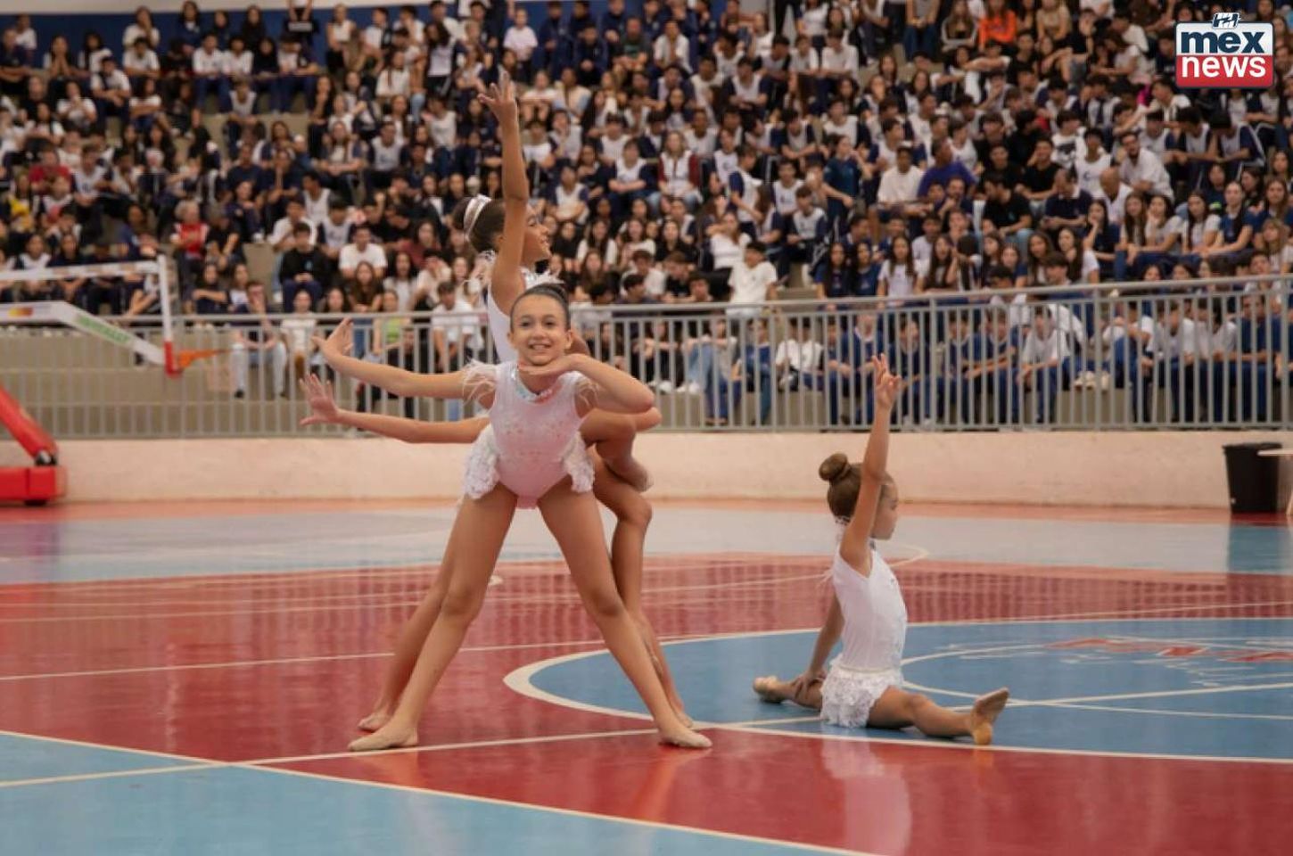 Prefeito abre Jogos Escolares do Paraná e anuncia investimento em conforto