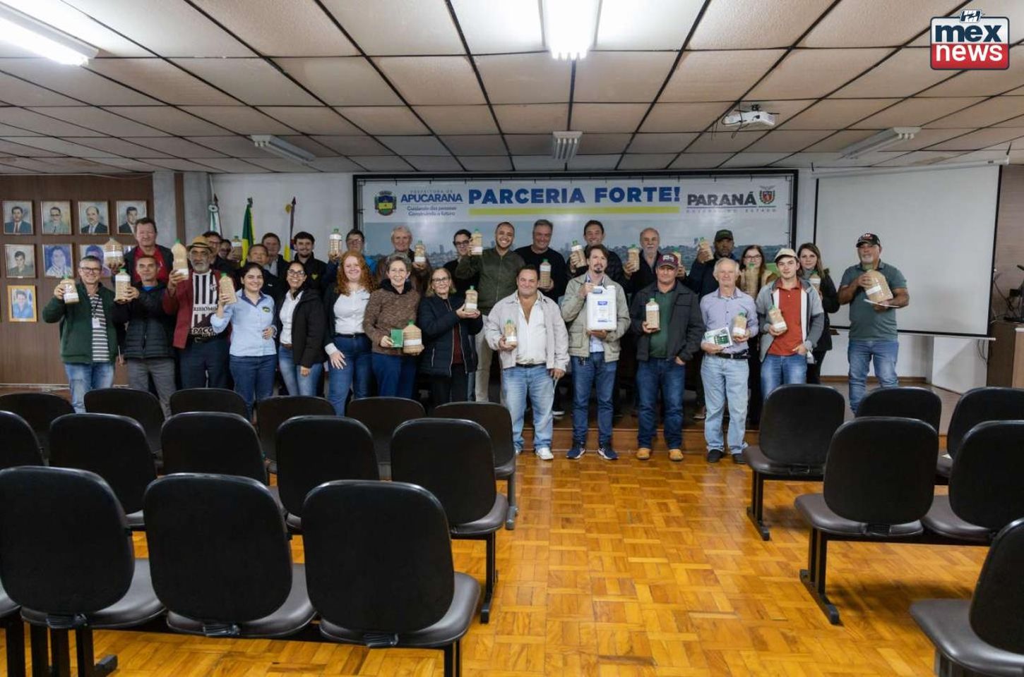 Prefeitura de Apucarana distribui larvicida biológico para controle do borrachudo