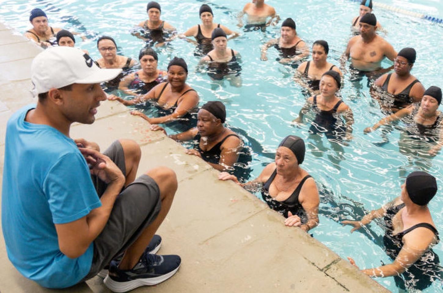 Prefeitura de Apucarana divulga turmas de natação e hidroginástica para nova temporada