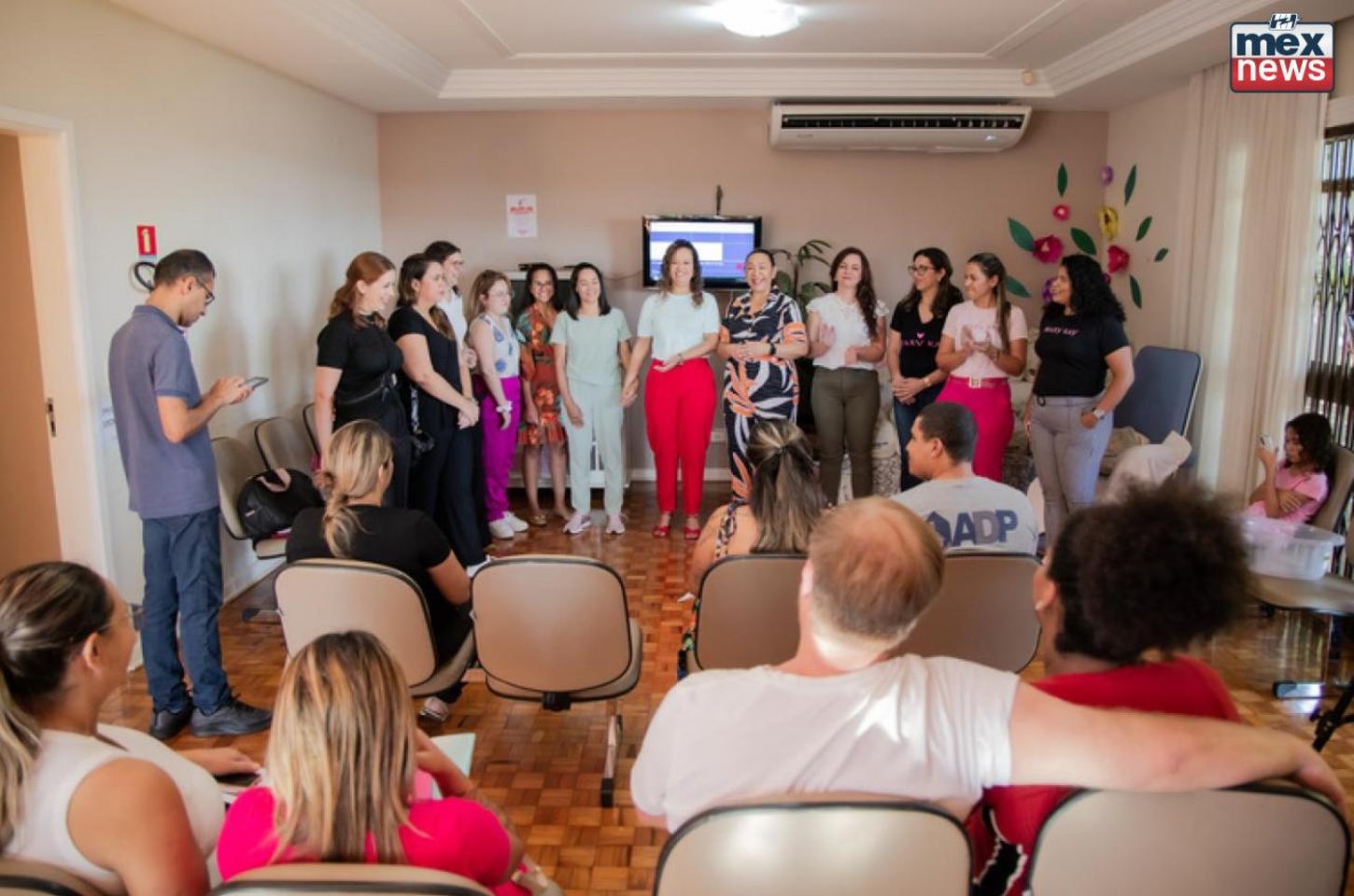 Prefeitura de Apucarana entrega kits de enxoval para gestantes