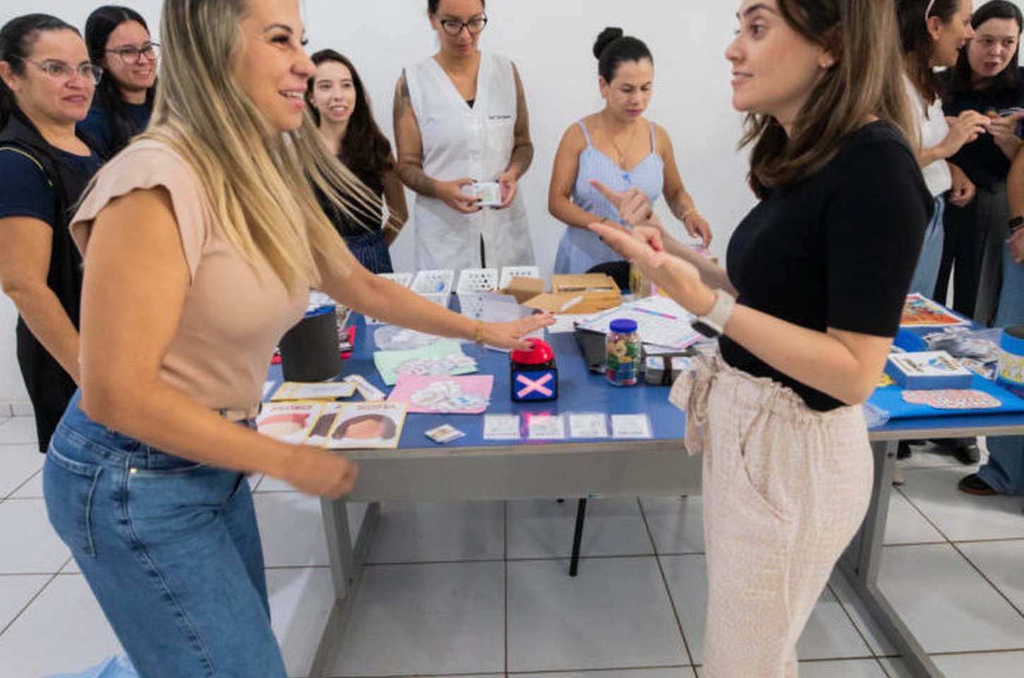 Prefeitura de Apucarana promove formação em Libras para professores da rede municipal