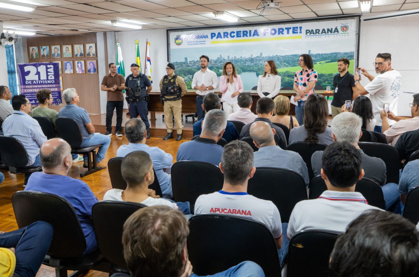 Prefeitura de Apucarana promove palestra sobre papel dos homens no fim da violência contra a mulher