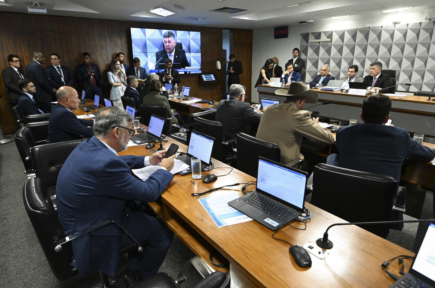 Presidente da CPMI do INSS recorre ao STF para prorrogar investigações