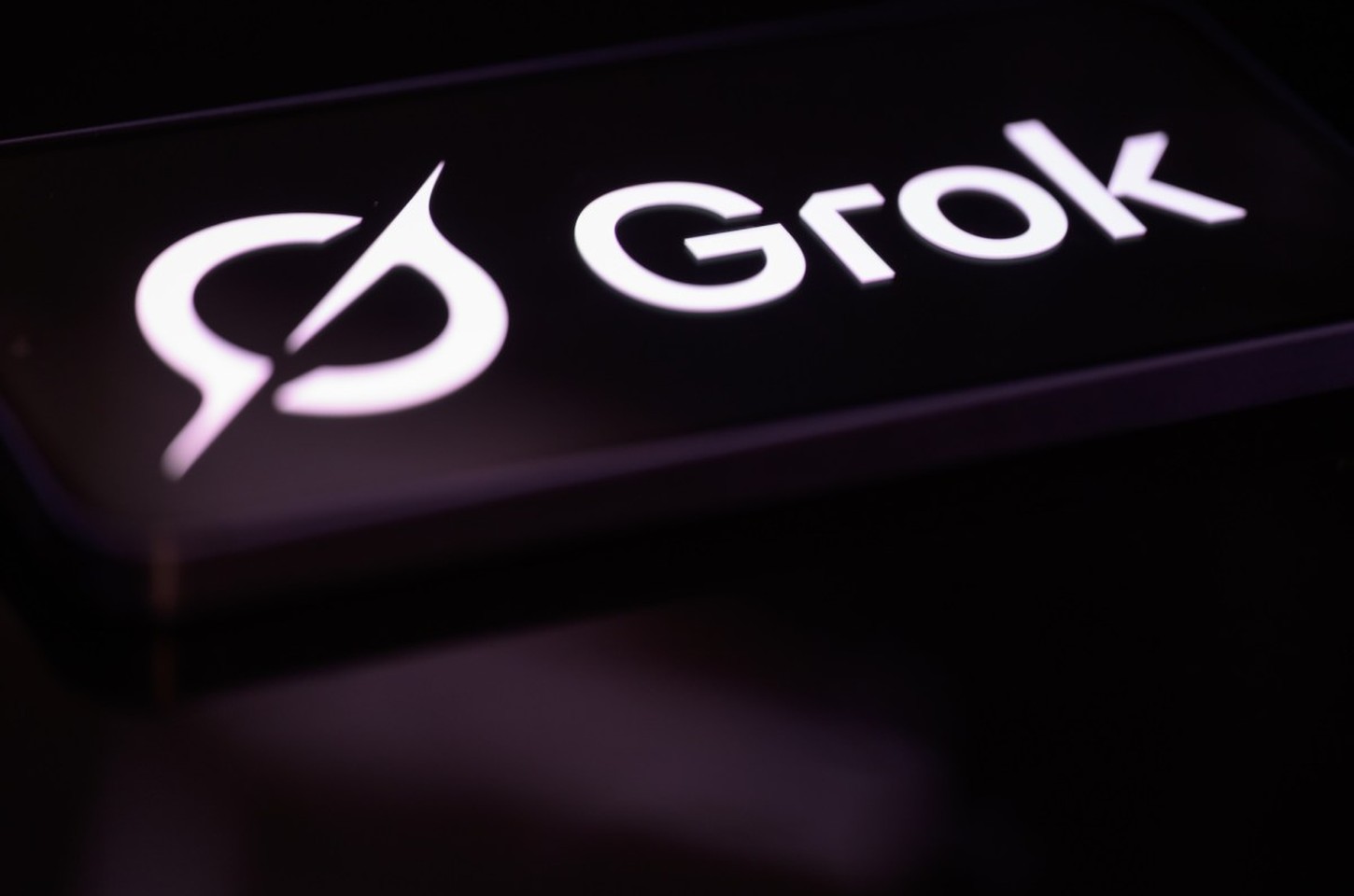 Processo contra xAI acusa Grok de gerar pornografia infantil com imagens reais
