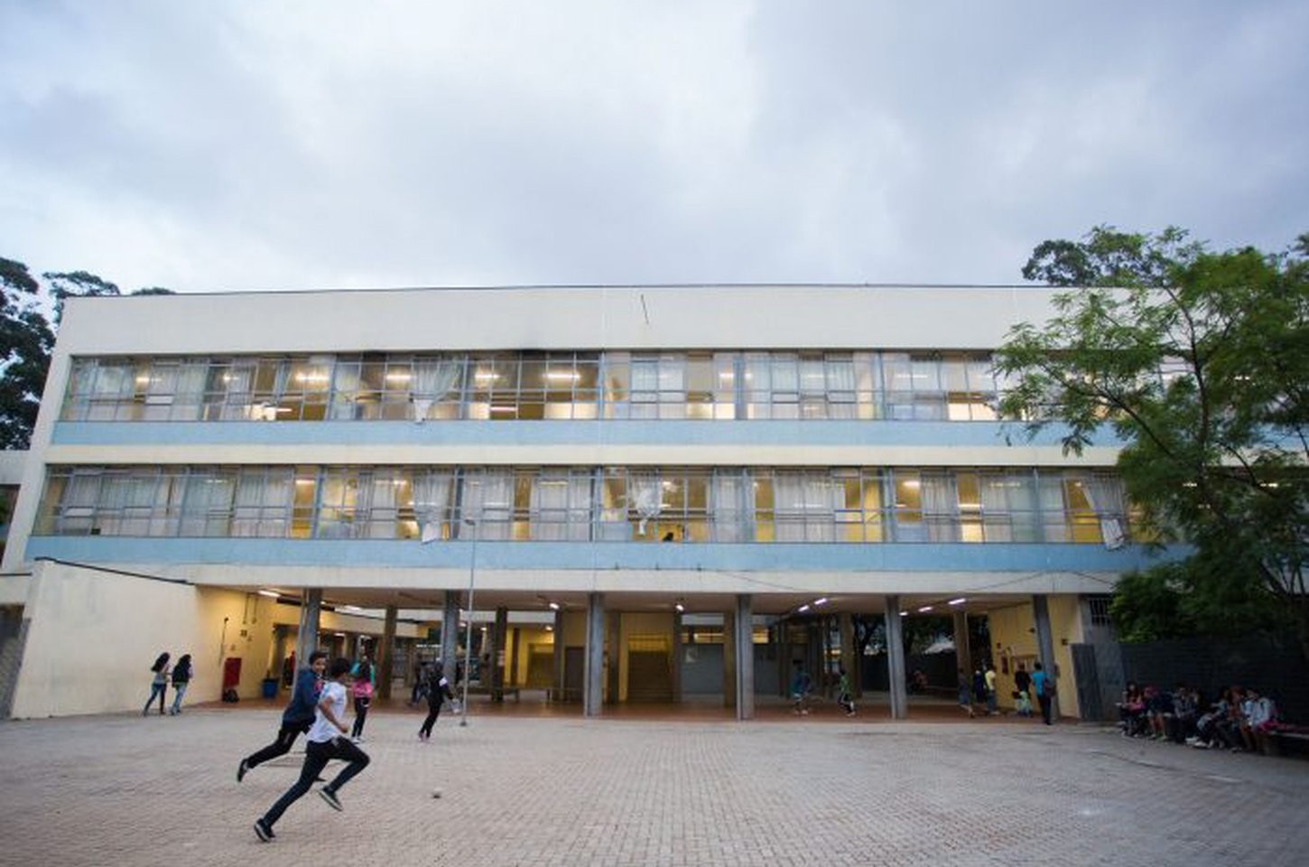 Professores de São Paulo encerram greve e mantêm mobilização por direitos