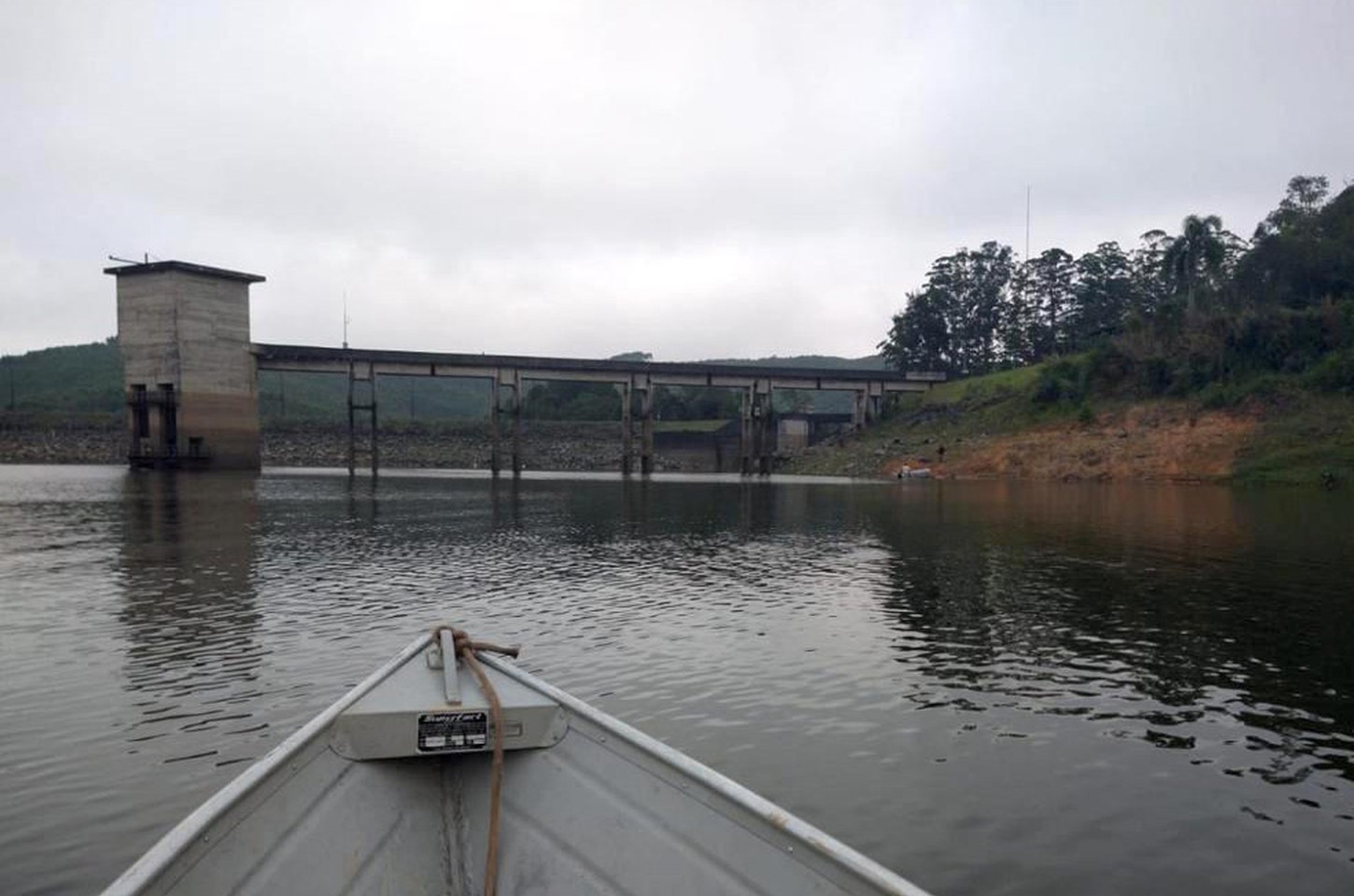 Proibição na Represa do Capivari: pesca e uso da água são vetados por 30 dias após acidente