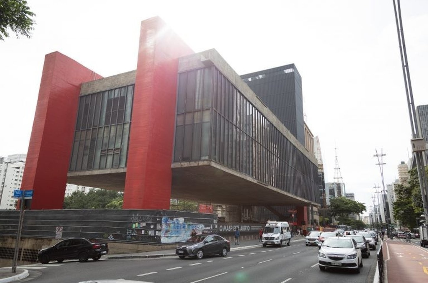 Quarta-feira de sol estável em SP, mas umidade pode cair abaixo dos 30%
