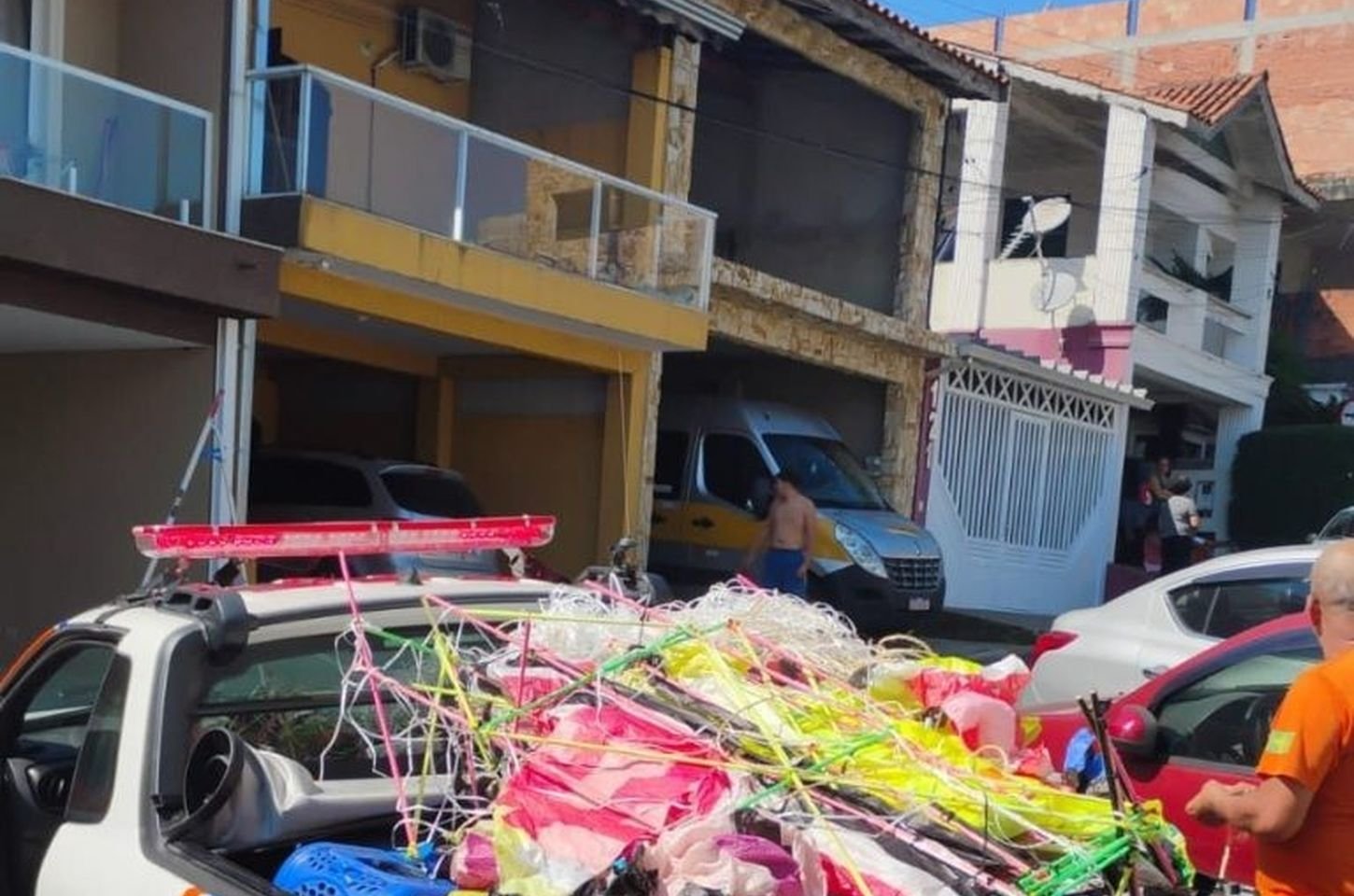 Queda de balão causa incêndio em Carapicuíba e acende alerta para riscos