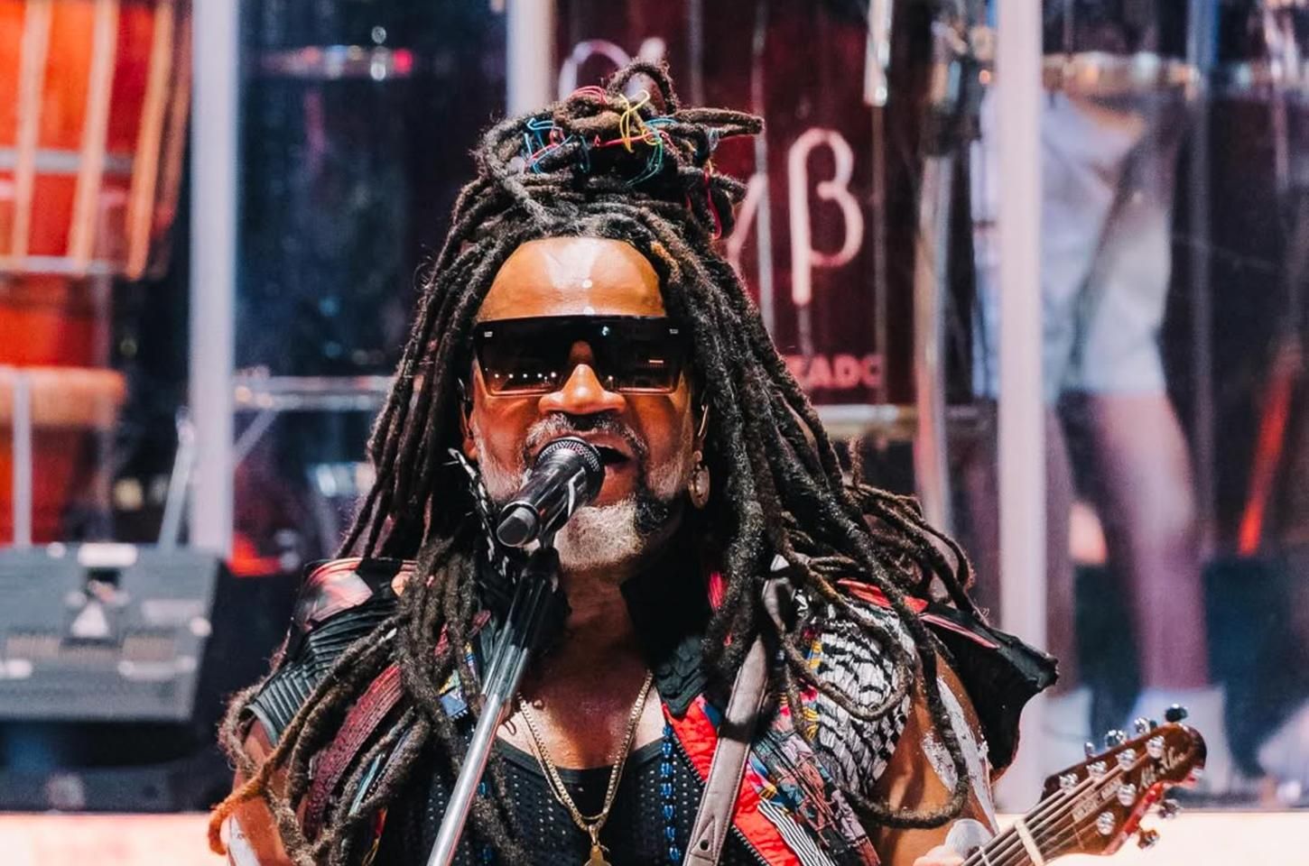 Rádio Nacional celebra legado de Carlinhos Brown em especial dominical