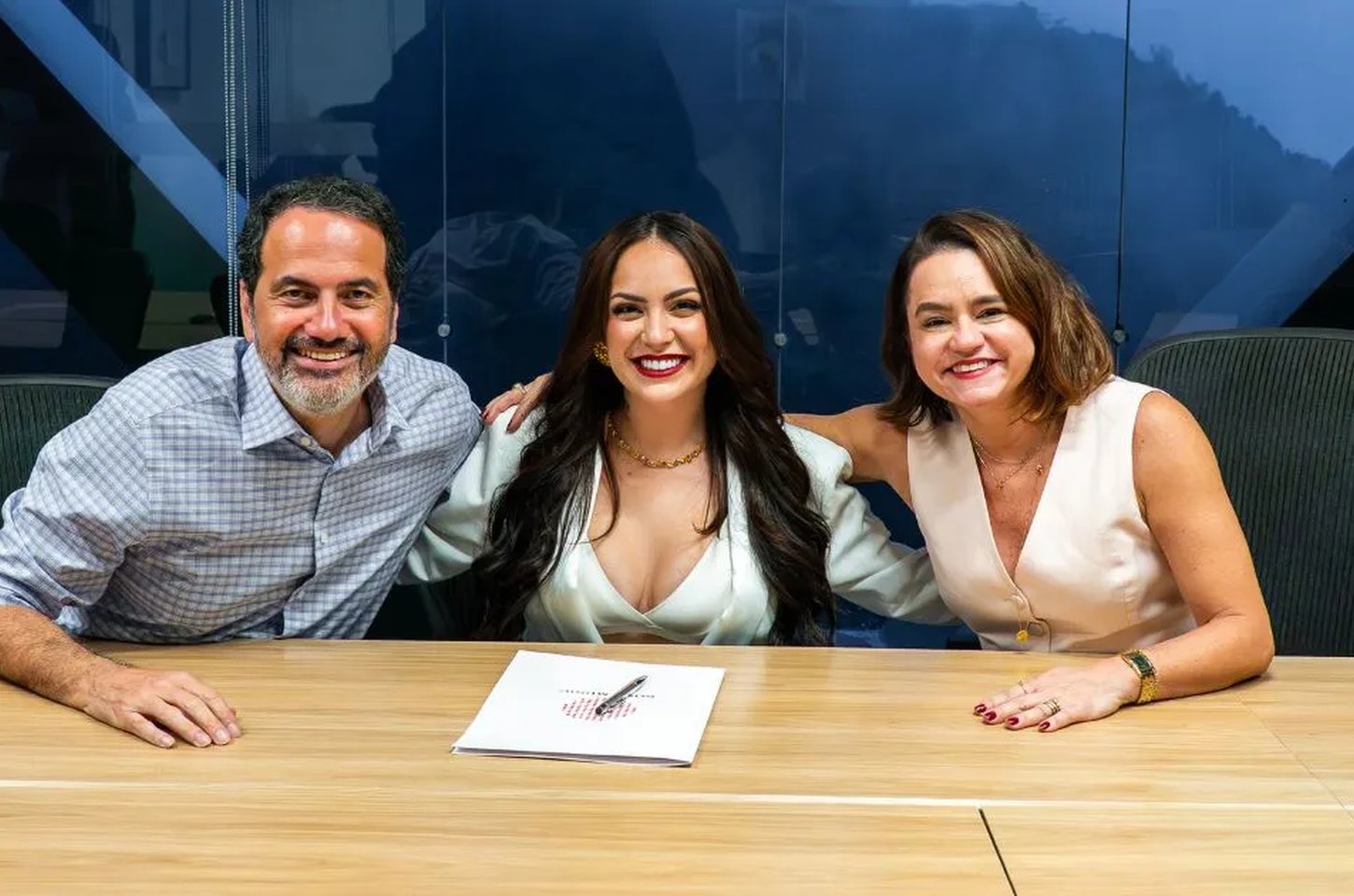 Raphaela Santos assina com Sony Music e lança single com Ludmilla