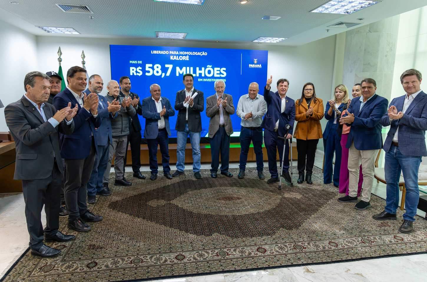 Ratinho Junior anuncia R$ 372,5 milhões para obras em 12 municípios do Paraná