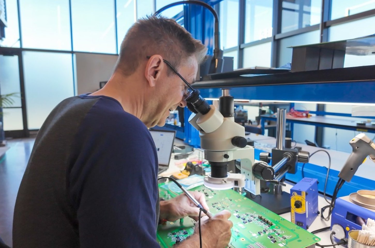 Redwood Materials: como o boom de IA impulsiona armazenamento de energia