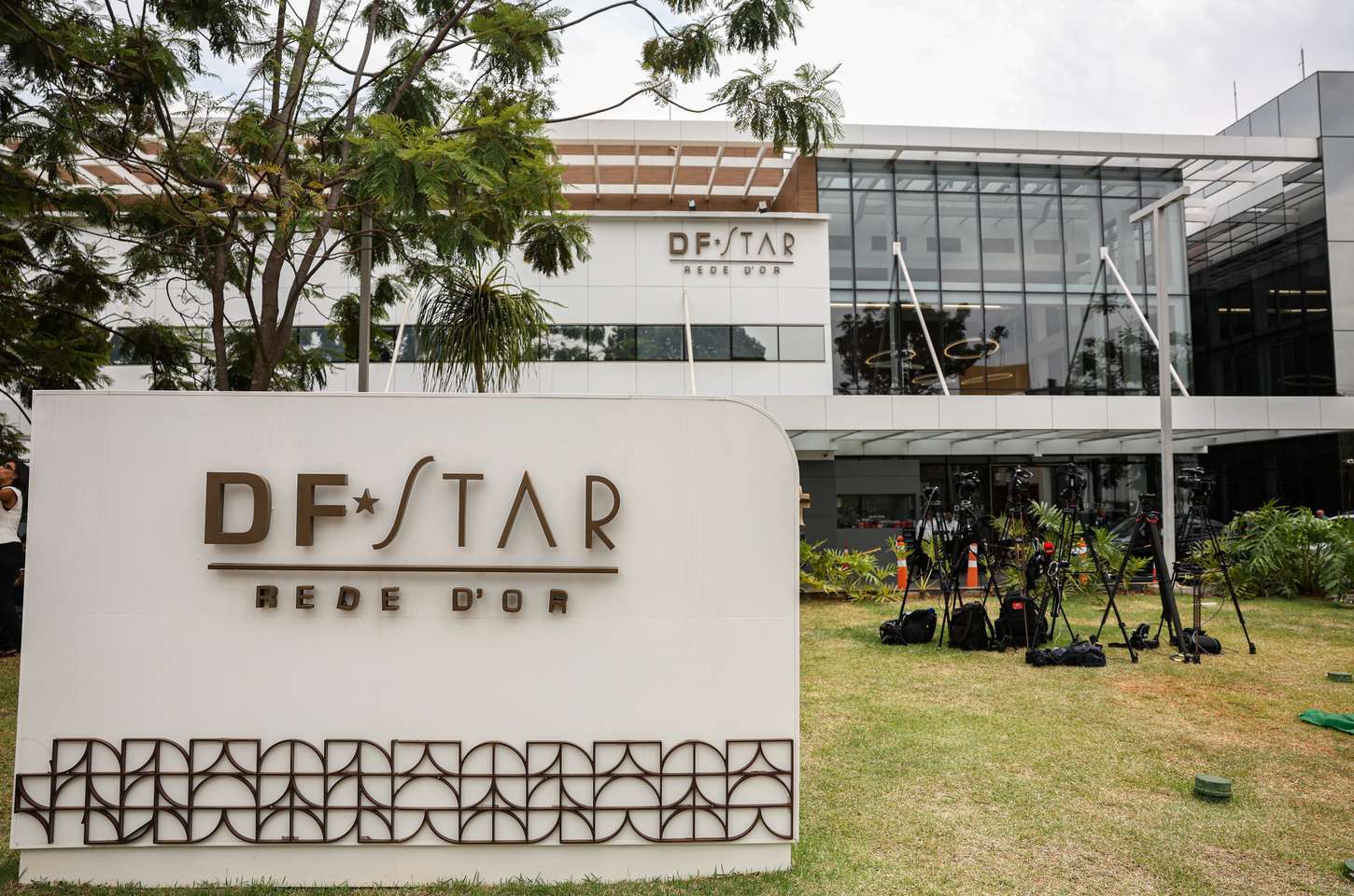 Relatório médico aponta risco de morte na transferência de Bolsonaro