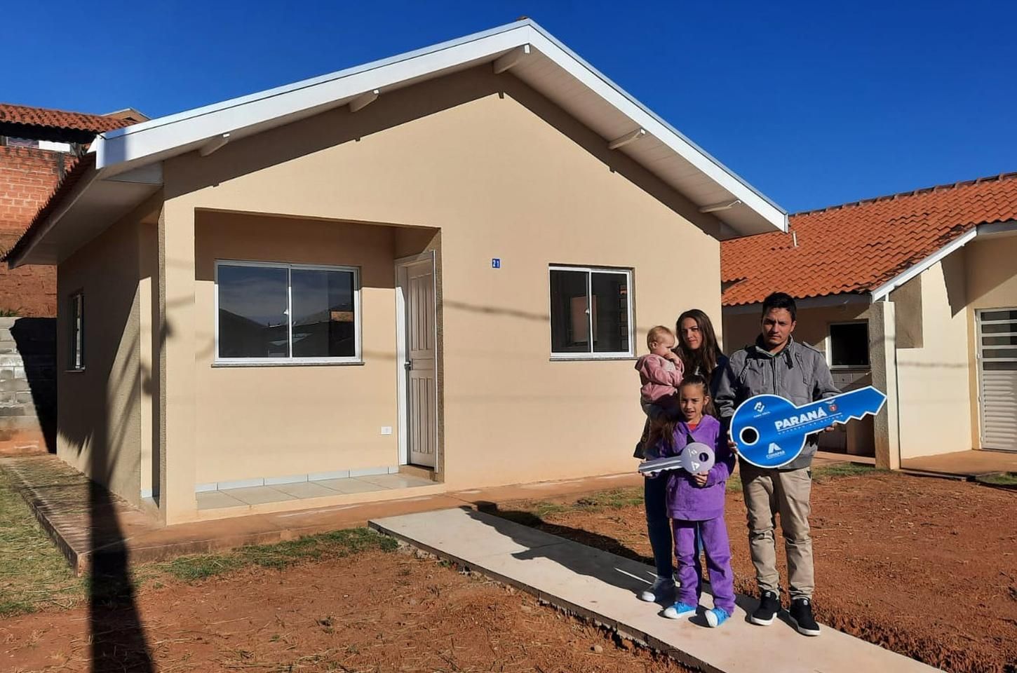 Residencial Vale Verde entrega 47 casas a famílias de Figueira, no Norte Pioneiro