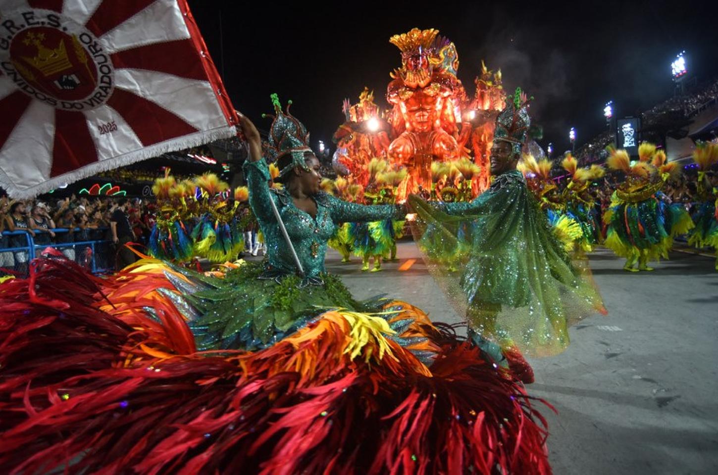 Rio 2025: Carnaval atrai 148 mil turistas estrangeiros e movimenta R$ 12 bi