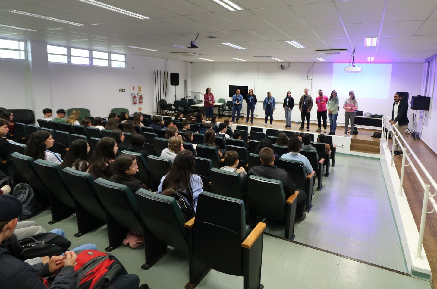 Rio Bonito do Iguaçu retoma aulas após tornado com apoio de ônibus e acolhimento