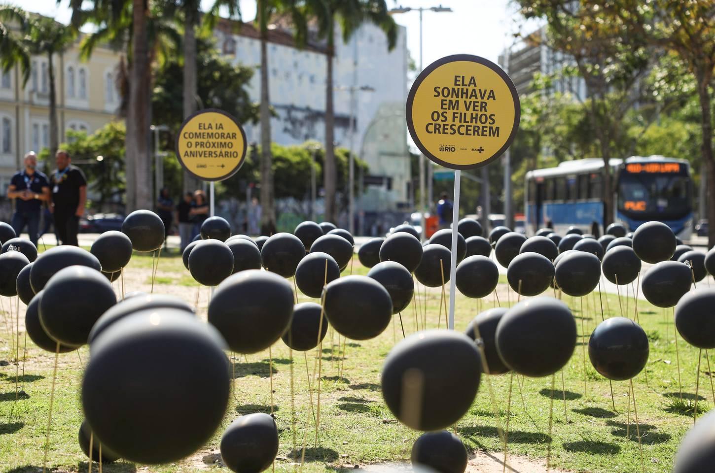 Rio lembra vítimas do trânsito com ação nos Arcos da Lapa