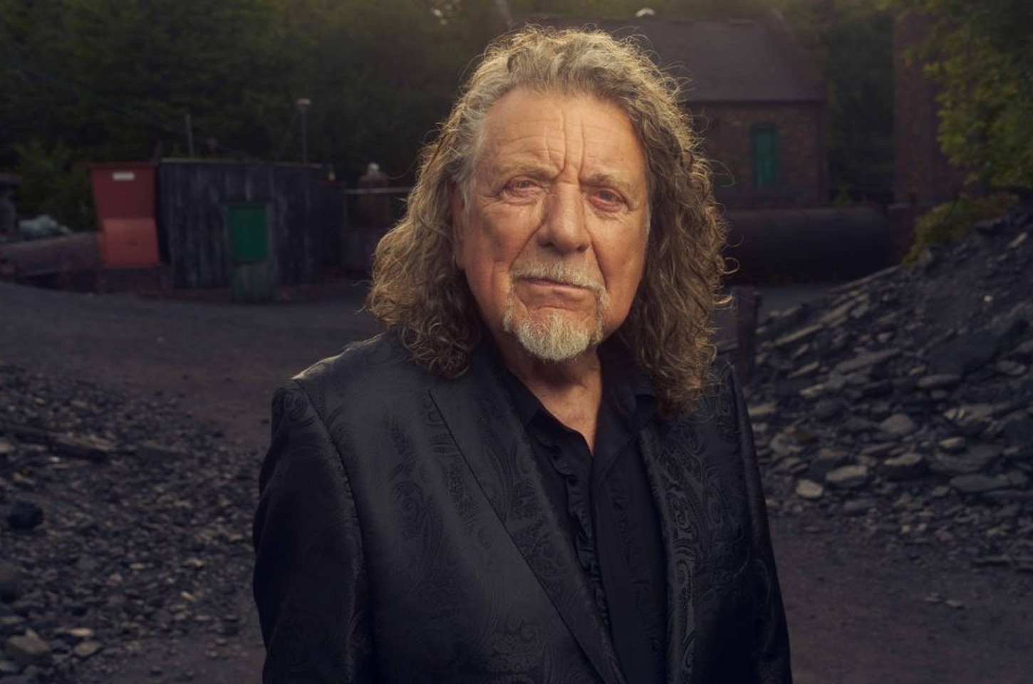 Robert Plant, do Led Zeppelin, anuncia turnê 'Rugido de Outono' no Brasil em 2026