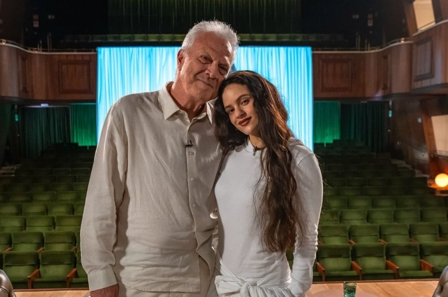 Rosalía revela processo criativo de 'Lux' em entrevista exclusiva para o 'Conversa com Bia