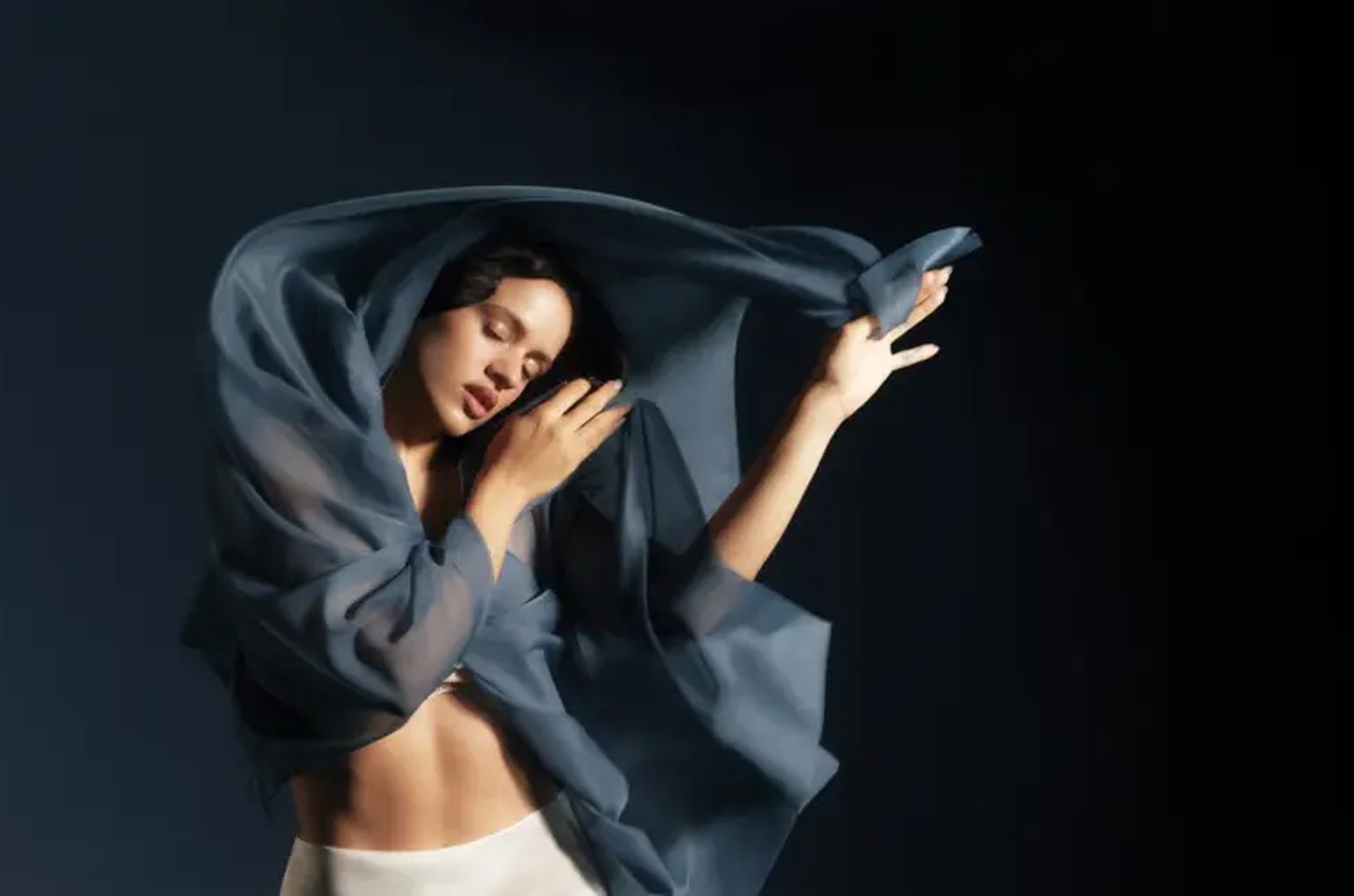 Rosalía transforma show em ópera pop com turnê Lux na França