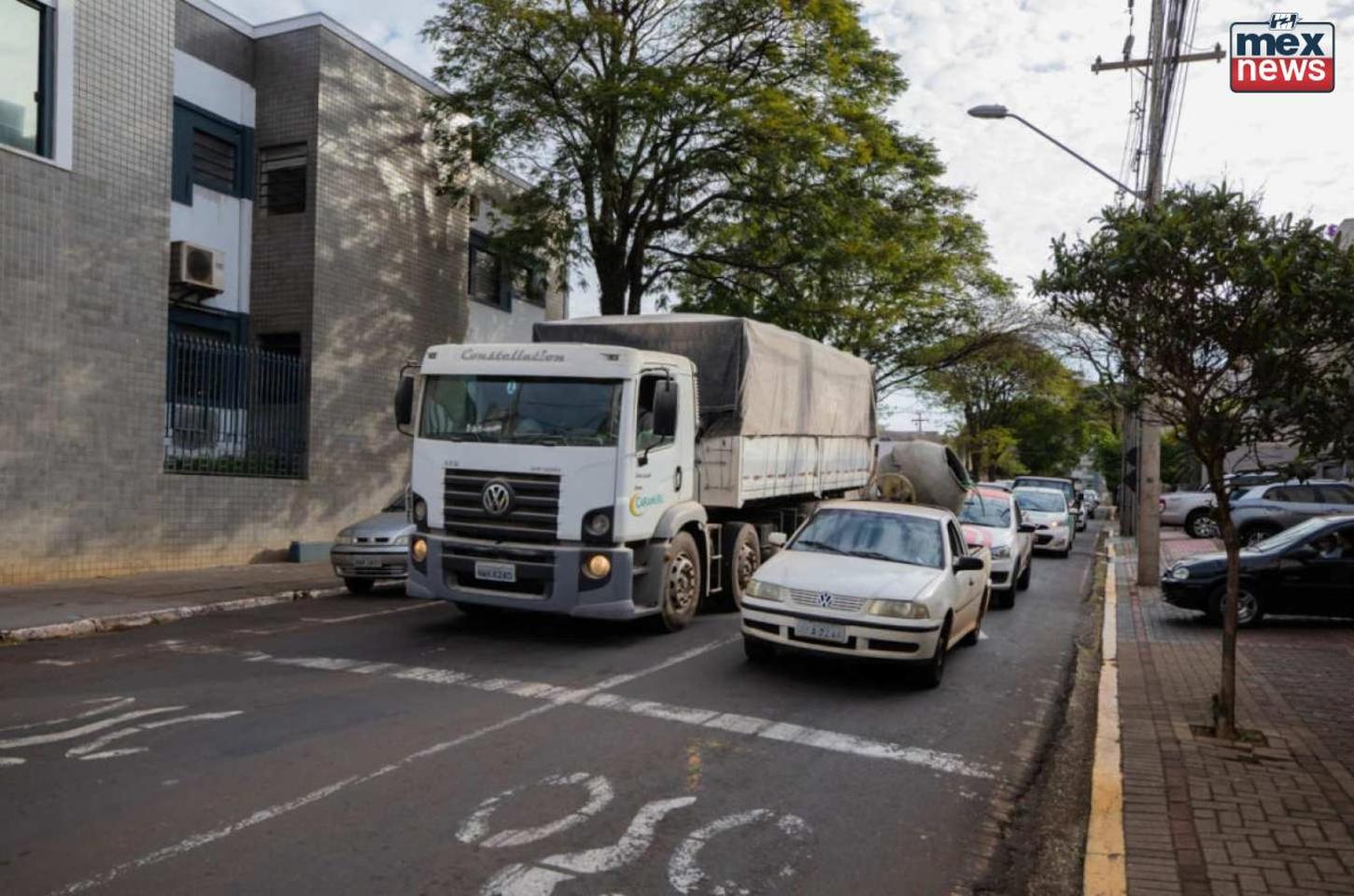 Rua Clotário Portugal terá bloqueio para manejo de árvores