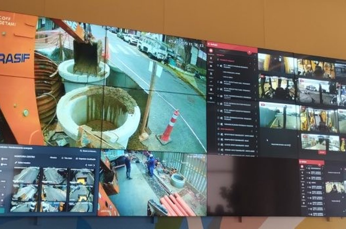 Sabesp monitora obras em tempo real com câmeras em retroescavadeiras