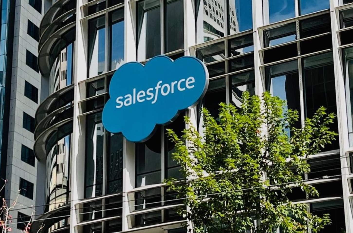 Salesforce acelera inovação em IA com roadmap colaborativo de clientes