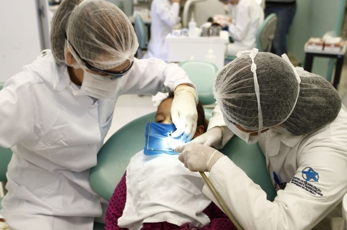 Saliva artificial da cana-de-açúcar protege dentes de pacientes com câncer