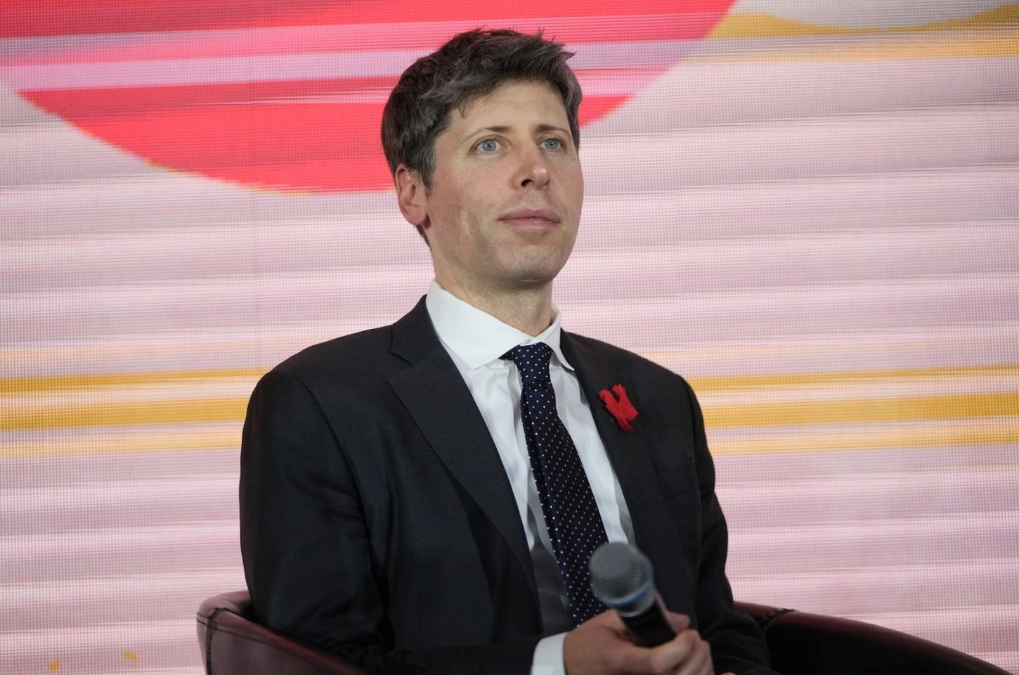 Sam Altman rebate críticas sobre impacto ambiental da IA