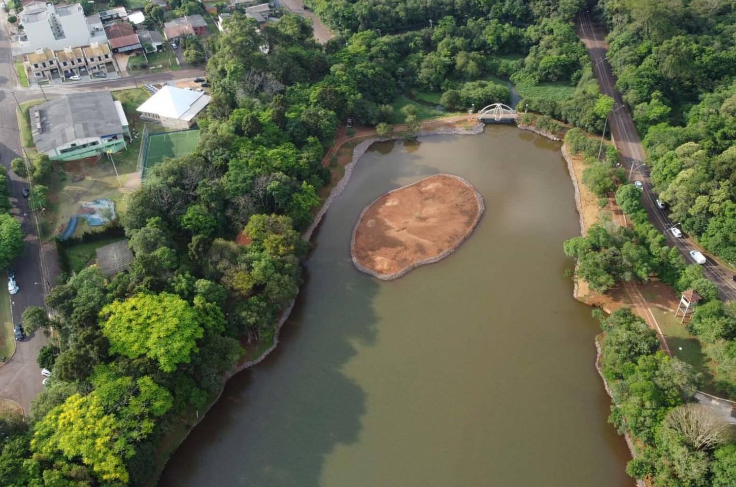 Sanepar avança na reurbanização de terreno com resíduos do lago de Cascavel