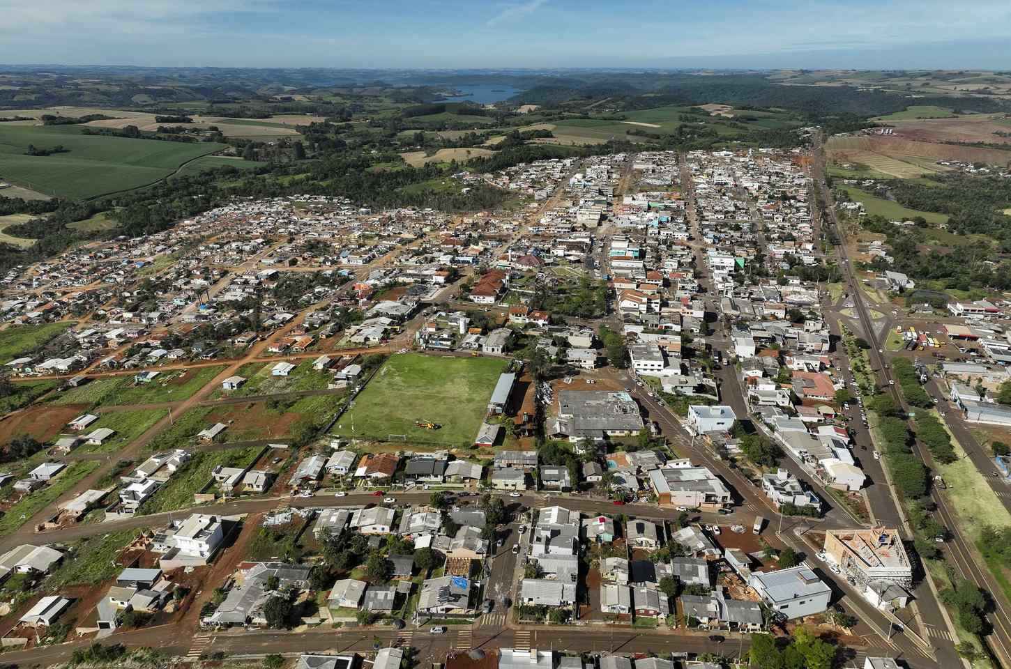 Sanepar mobiliza rede de apoio para vítimas de tornado no Paraná