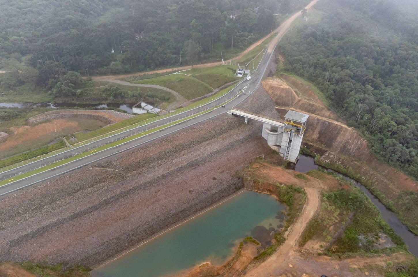 Sanepar testa sirenes de alerta na Barragem do Miringuava